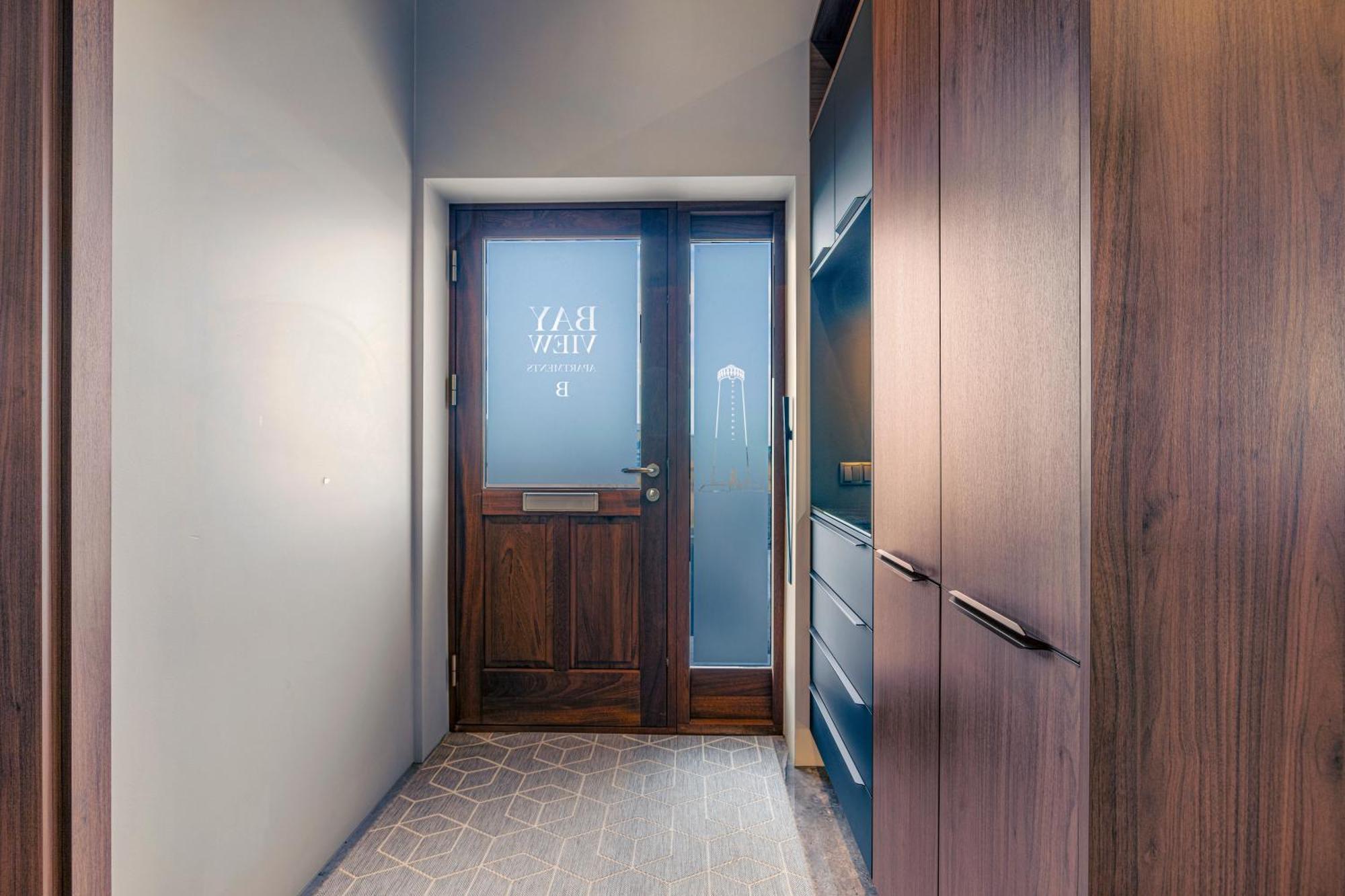 Bay View Apartments Gardur Luaran gambar
