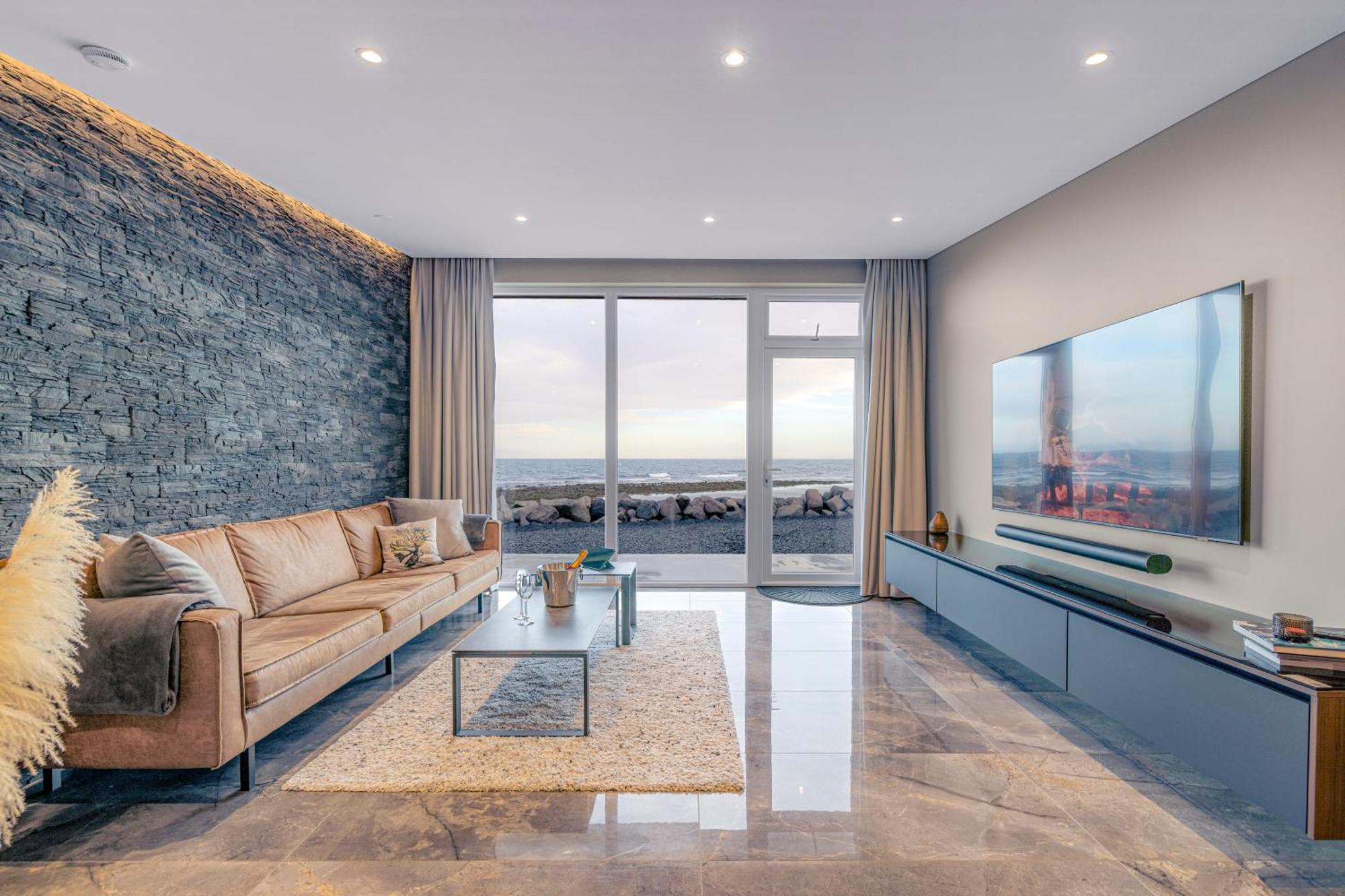 Bay View Apartments Gardur Luaran gambar