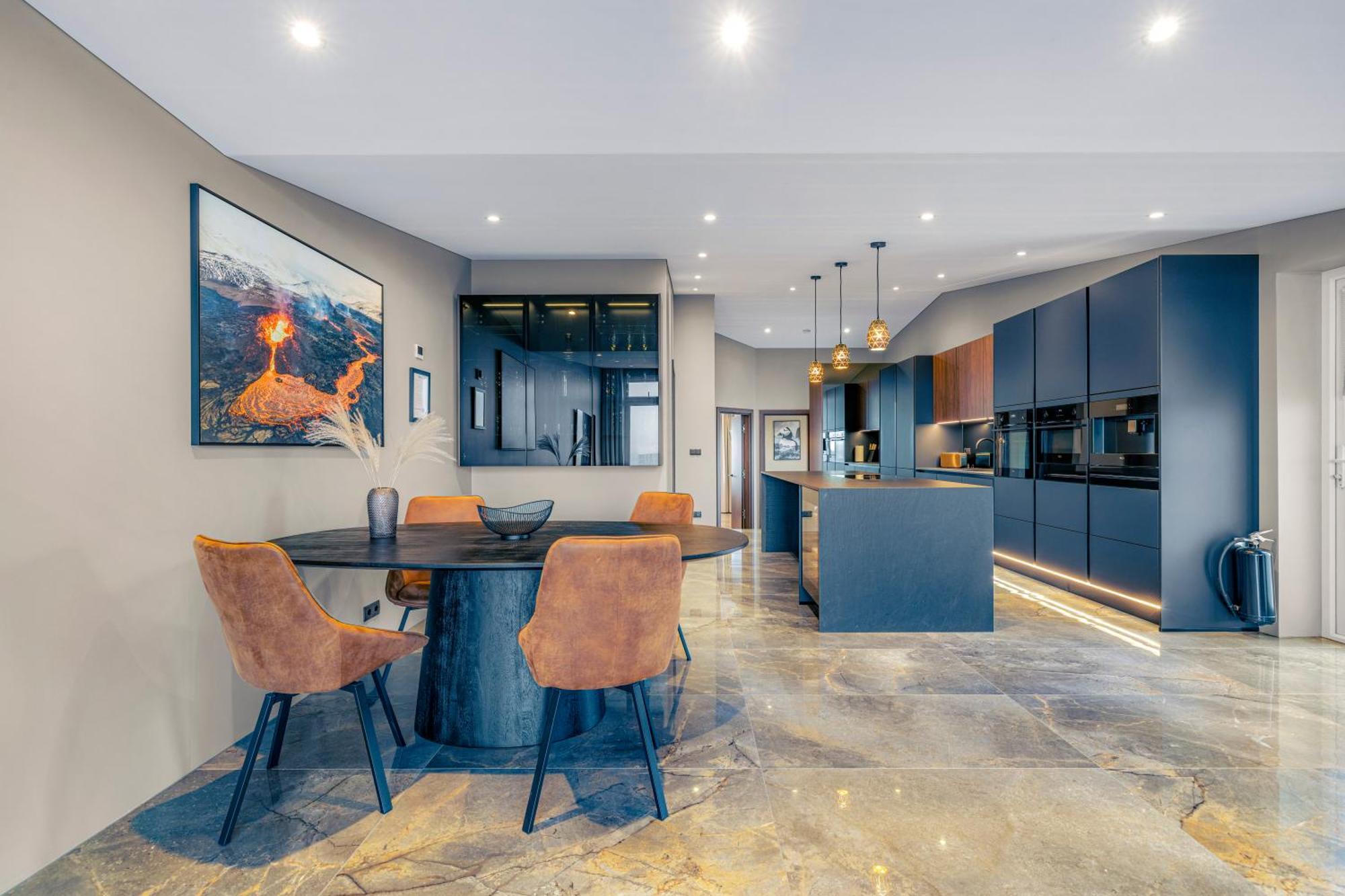Bay View Apartments Gardur Luaran gambar