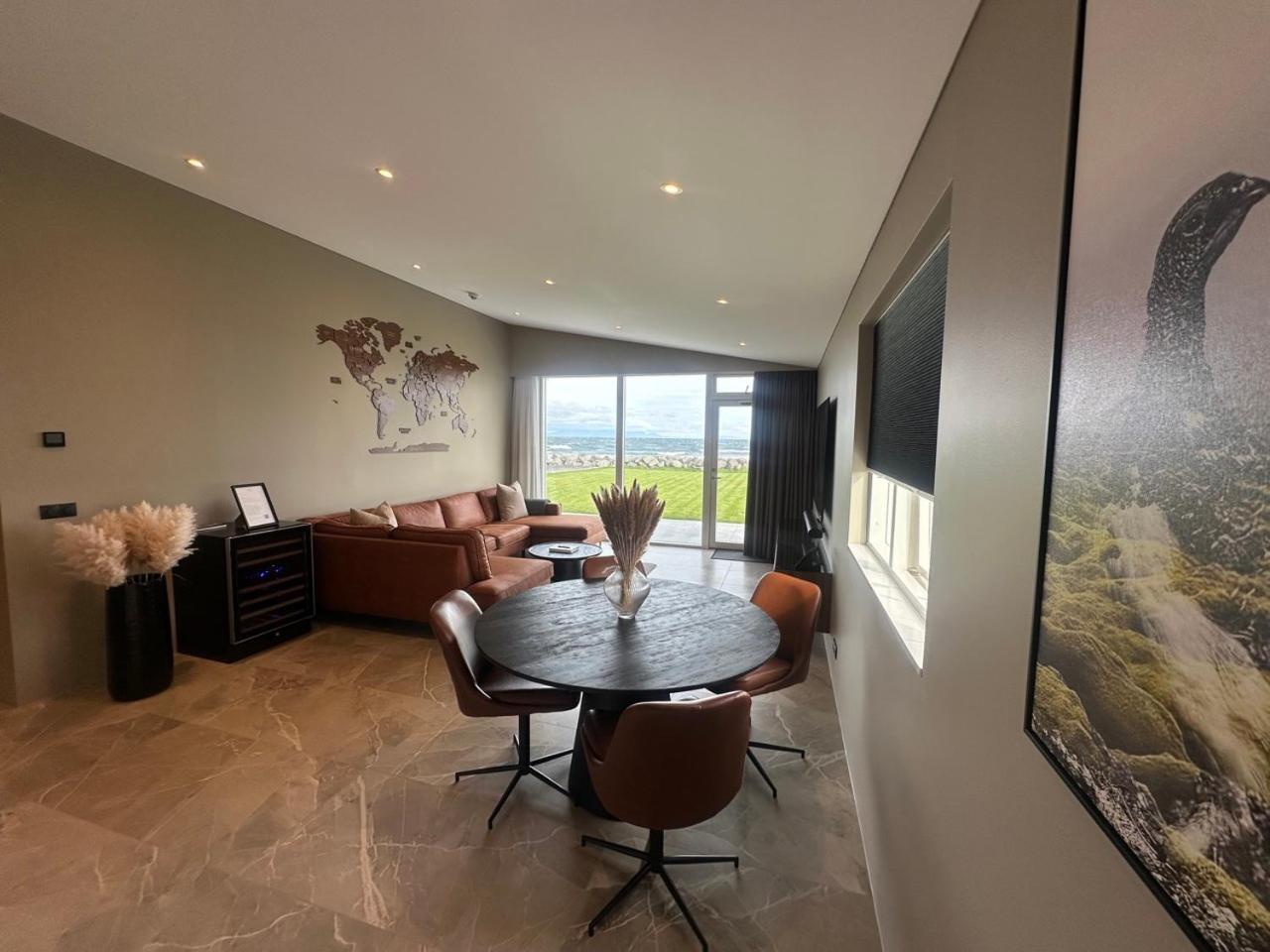 Bay View Apartments Gardur Luaran gambar