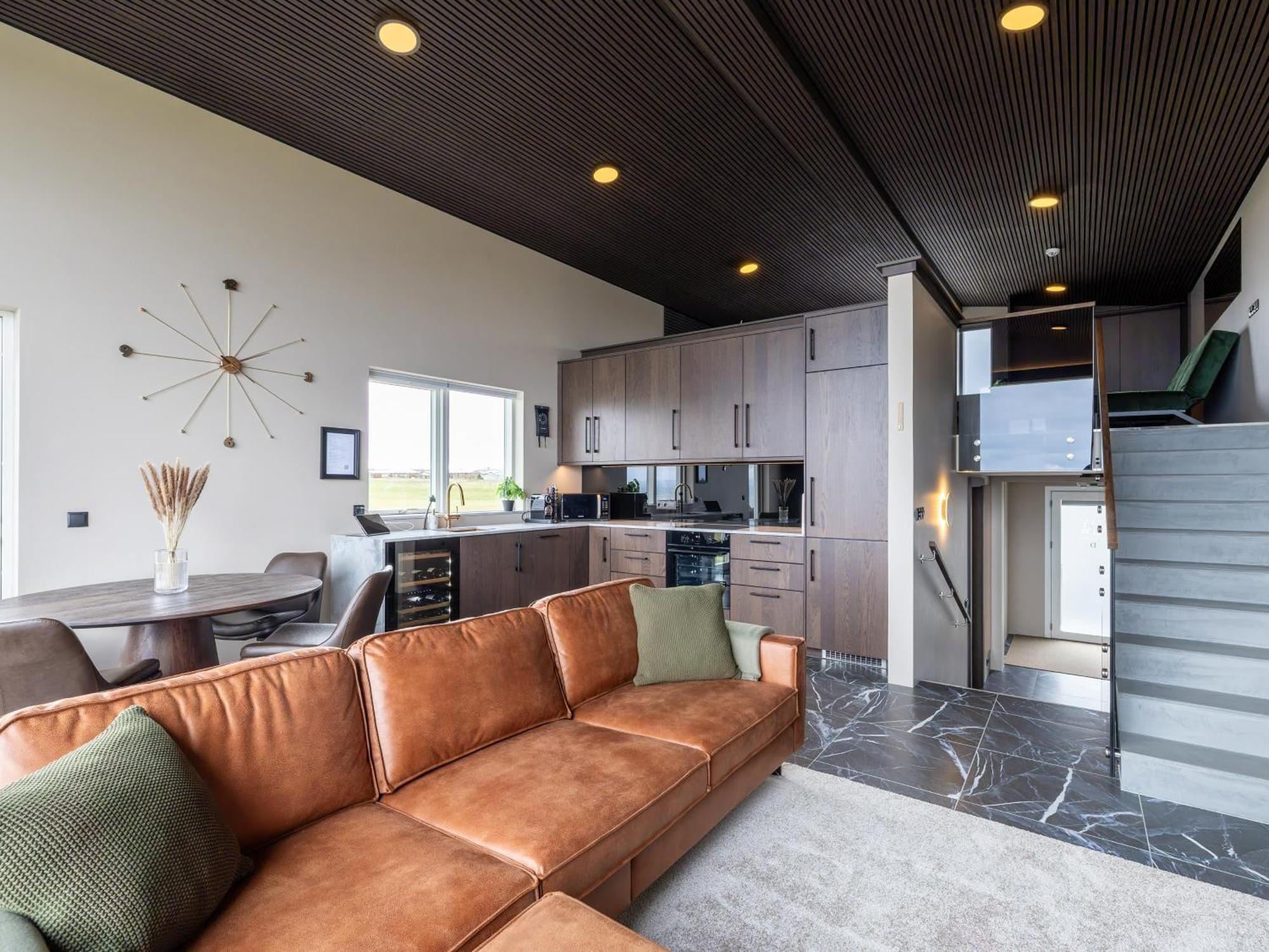 Bay View Apartments Gardur Luaran gambar